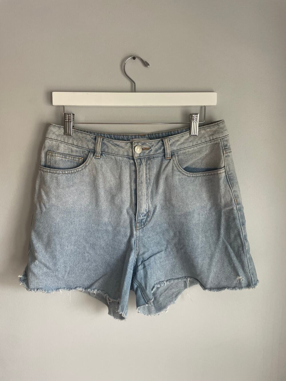 Forever21 Light Wash Denim Cutoff Shorts Waist 29" Festival Summer Minimalist